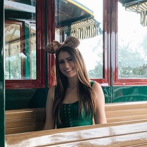 Meet your Posher, Maura